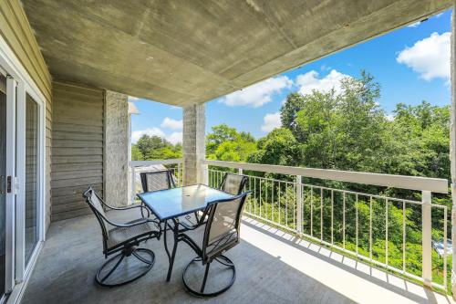 Kickin' Back Whispering Pines 343 - Apartment - Pigeon Forge