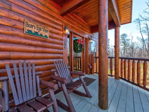 Bear's Eye View 4 Bedrooms Sleeps 14 Home Theater Gaming Hot Tub - image 14