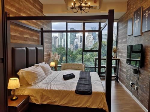 Romantic Log Cabin - walk to KL Tower, KLCC, Bukit Bintang 1