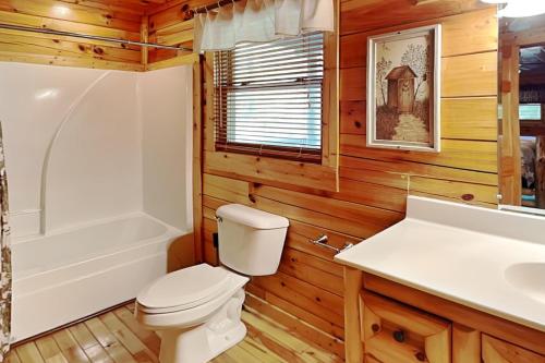 Makin Memories 2 Bedrooms Sleeps 6 Arcade Pool Table Jetted Tub - image 10