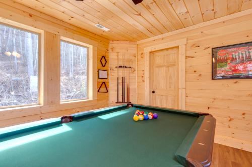 Back to Nature 2 Bedroom Fireplace Hot Tub WiFi Pet Friendly Sleeps 6 - image 11