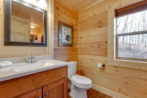 Back to Nature 2 Bedroom Fireplace Hot Tub WiFi Pet Friendly Sleeps 6 - image 8