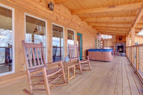 Back to Nature 2 Bedroom Fireplace Hot Tub WiFi Pet Friendly Sleeps 6 - image 12