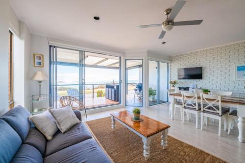 Port Willunga Ocean Views Beachhouse