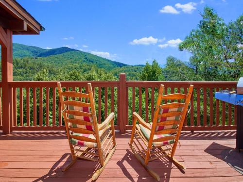 A Majestic View III, 3 Bedrooms, Sleeps 12, Hot Tub, Air Hockey, Pool Table - Townsend