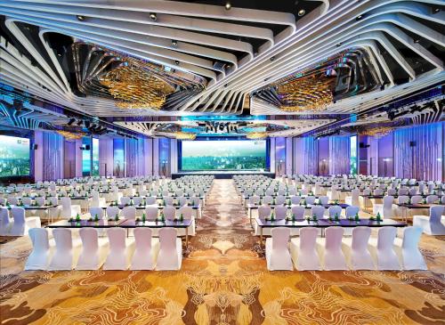 Regala Skycity Hotel near Asia World Expo