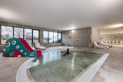 One-Bedroom Apartment image 1