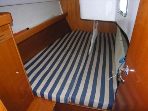 Bed & Boat & Breakfast (Sailboat cabins for Rent)