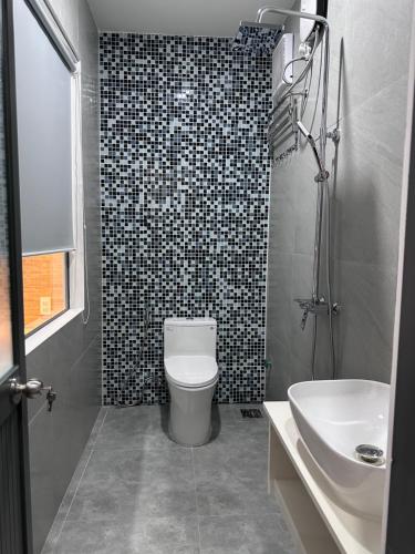 HAKU HOME Mini Apartments & Homestay - 샤워실