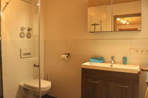 淋浴間, Ferienwohnung Jaud - Gmund am Tegernsee in 特格爾恩湖畔格蒙德