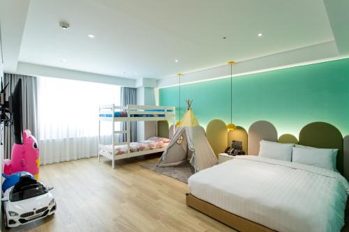 room detail thumbnail 0