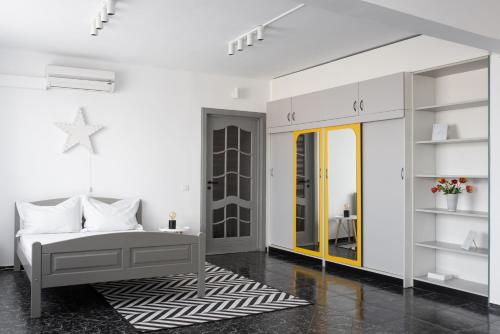 Spacious ultracentral apartment - image 12