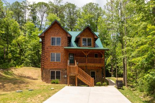 Fire in the Sky 5BRs New Build Hot Tub Pool Access Sleeps 12 - image 3