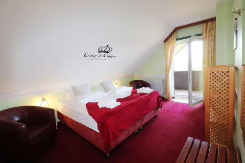 One-Bedroom Apartment image 3
