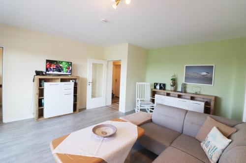 One-Bedroom Apartment image 4