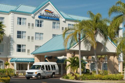 入口, 邁爾斯堡機場溫德姆柏茂酒店 (Baymont by Wyndham Fort Myers Airport) in 邁爾斯堡 (FL)