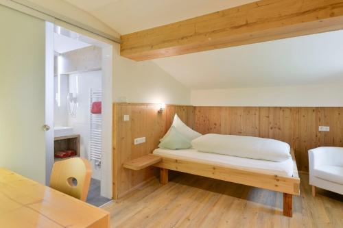 1 twin bed