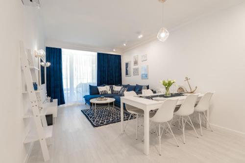 Apartment with Partial Lake View