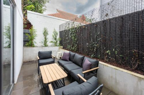 Stunning 3-bed Townhouse in South Yarra w Parking