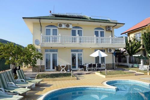 Вила Жаклин - Private House Jaklin with Pool