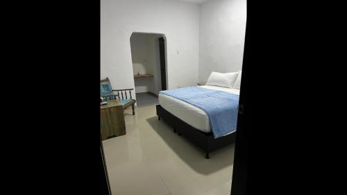 Room in Lodge - Tr-A1d Hostel room near Castillo San Felipe with pool and WIFI