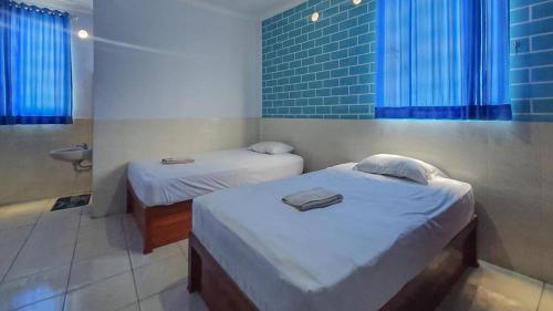 Twin Room image 1