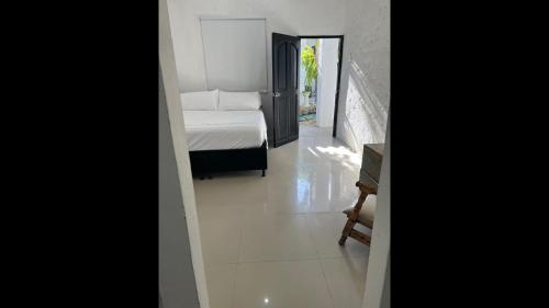 Room in Lodge - Tr-V1d Hostel room near Castillo San Felipe with pool and WIFI
