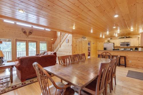 Changes in Latitude, 4 Bedroom, Sleeps 12, Private, View, Theater Room in Gatlinburg, USA