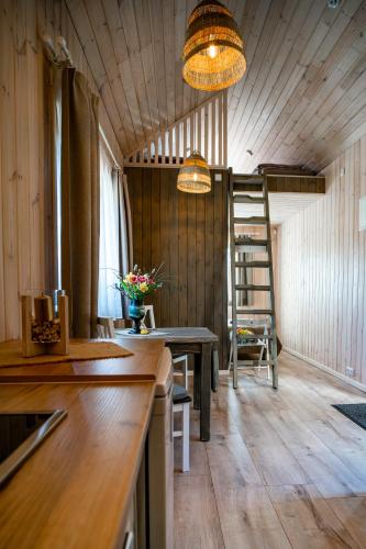 Létesítmények, Jūras dzintars (Juras dzintars) in Ainazi