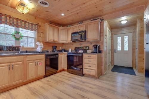 A Garden Blessing, 1 Bedroom, Hot Tub, Fireplace, Grill, WiFi, Sleeps 4 in Gatlinburg, USA