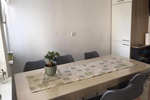 22b große Wohnung mit Balkon, SmartTV und Wlan in 科布
