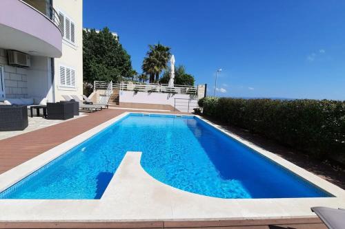 SUN apartment with SEA VIEW and shared POOL, Split