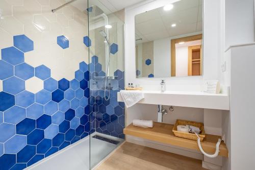 Hotel Cala Font - image 5