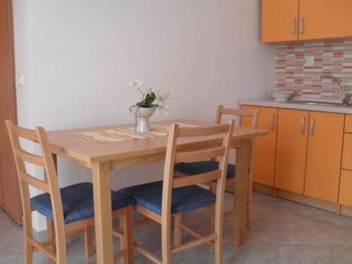Studio apartment in Sevid with sea view, balcony, air conditioning, WiFi 5169-3, Sevid (fotografie 3)