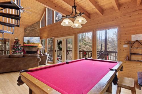 Dreams & Streams 2 Bedrooms Jetted Tub Pool Table Arcade Sleeps 8 - image 2