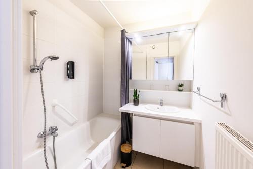 Belcasa Suitehotel - image 14