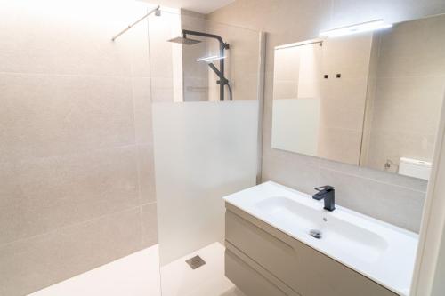 Ornis Apartments Poble Room Type - Deluxe Apartment