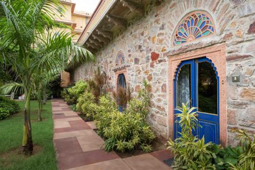 room detail thumbnail 1