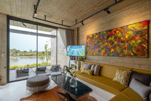Fallingwater Pool Villa by Cross River Kwai in Kanchanaburi