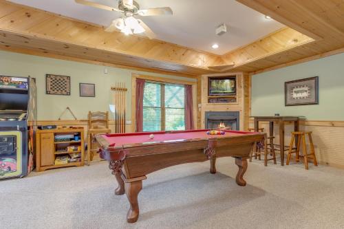 Gentle Ben’s Den 4 Bedrooms Pool Access Air Hockey WiFi Sleeps 12 - image 12