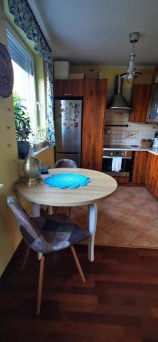 Przytulna kawalerka z ogrodem in Zakoniczyn