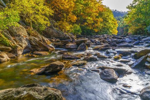Hemlock Manor 3 Bedrooms Sleeps 10 WiFi Game Room Hot Tub Fireplace - image 13
