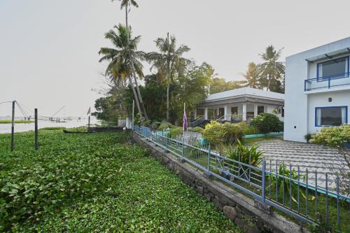 Seclude by the Lake, Alleppey