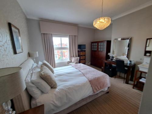 The Ambassador Townhouse - image 10
