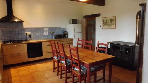 Gîte Périssée, le grand Gîte (Gite Perissee, le grand Gite) in Puydarrieux