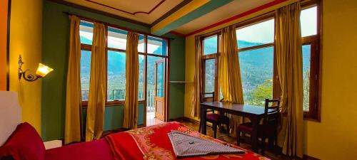 La Vaca India Manali in Vashist