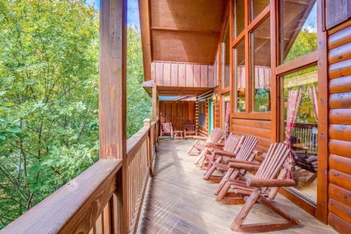 Simple Elegance in Sevierville, USA