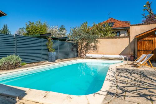 Beautiful villa with pool nearby Lyon - Welkeys - Location, gîte - Champagne-au-Mont-d'Or