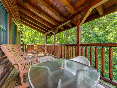 Old Hickory Lodge 4 Bedrooms Sleeps 18 WiFi Theater Room Hot Tub - image 11