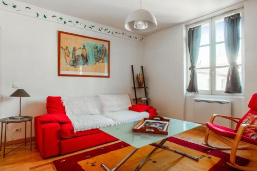 Spacious and luminous flat 5min away from Château de Versailles - Welkeys